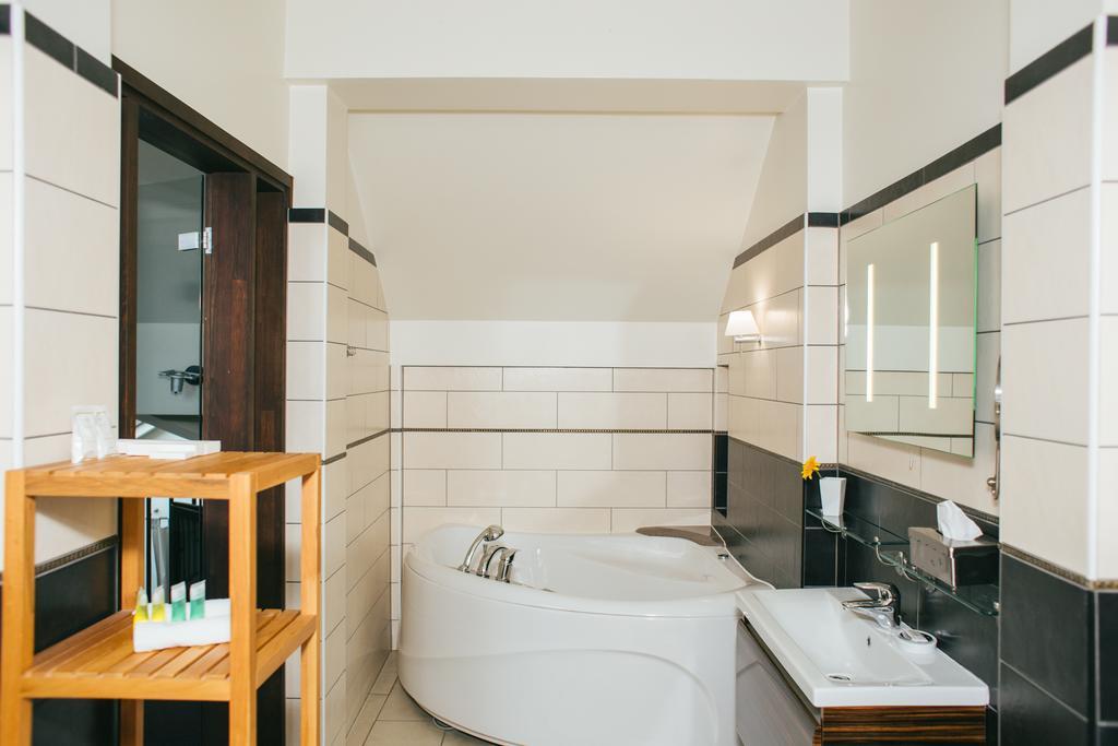 Hotel Kuldigas Metropole Chambre photo