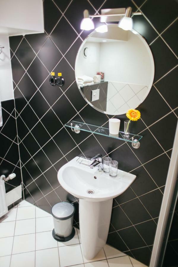 Hotel Kuldigas Metropole Extérieur photo